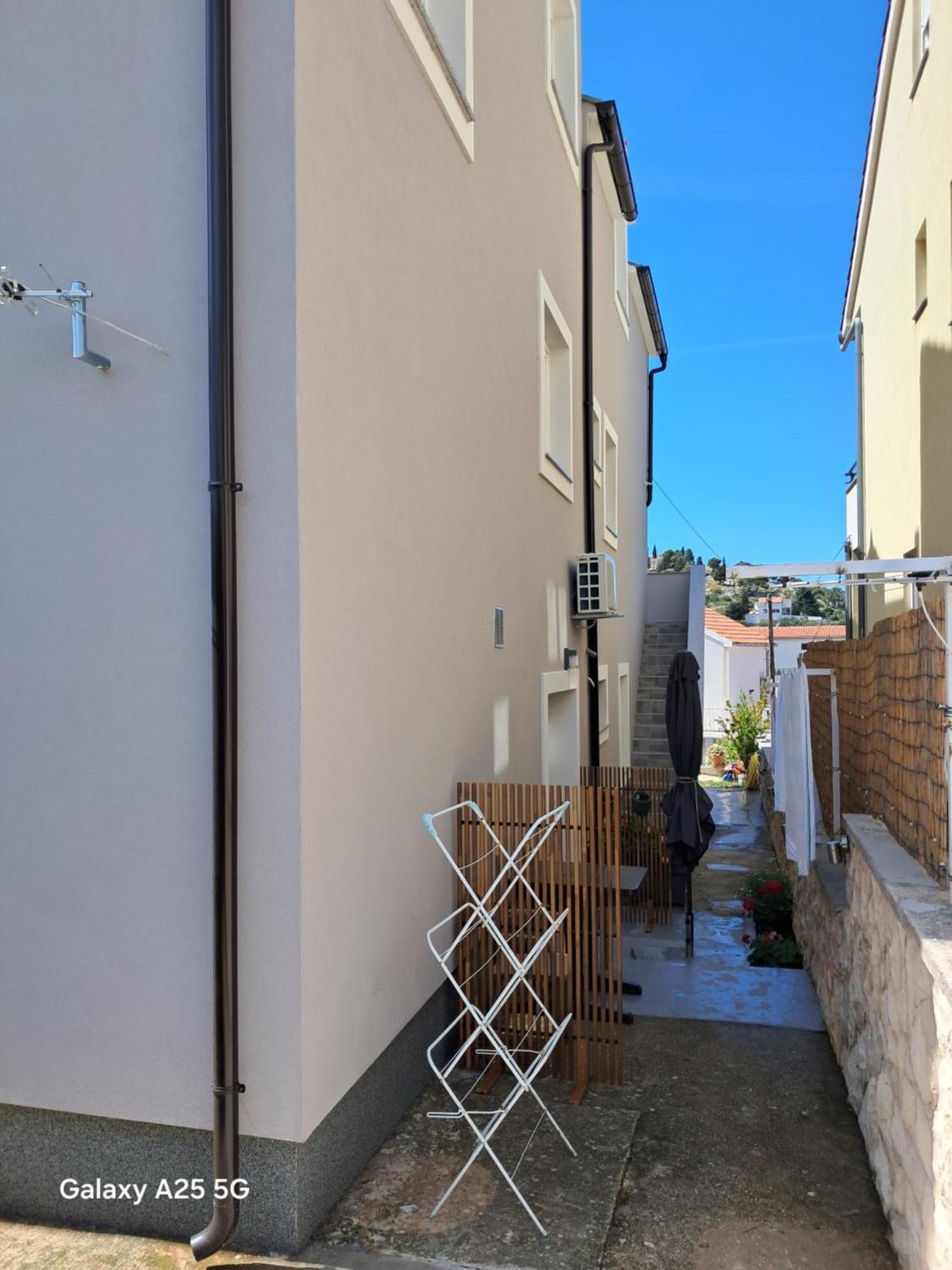 Apartments Tonci Tribunj  Bilik gambar