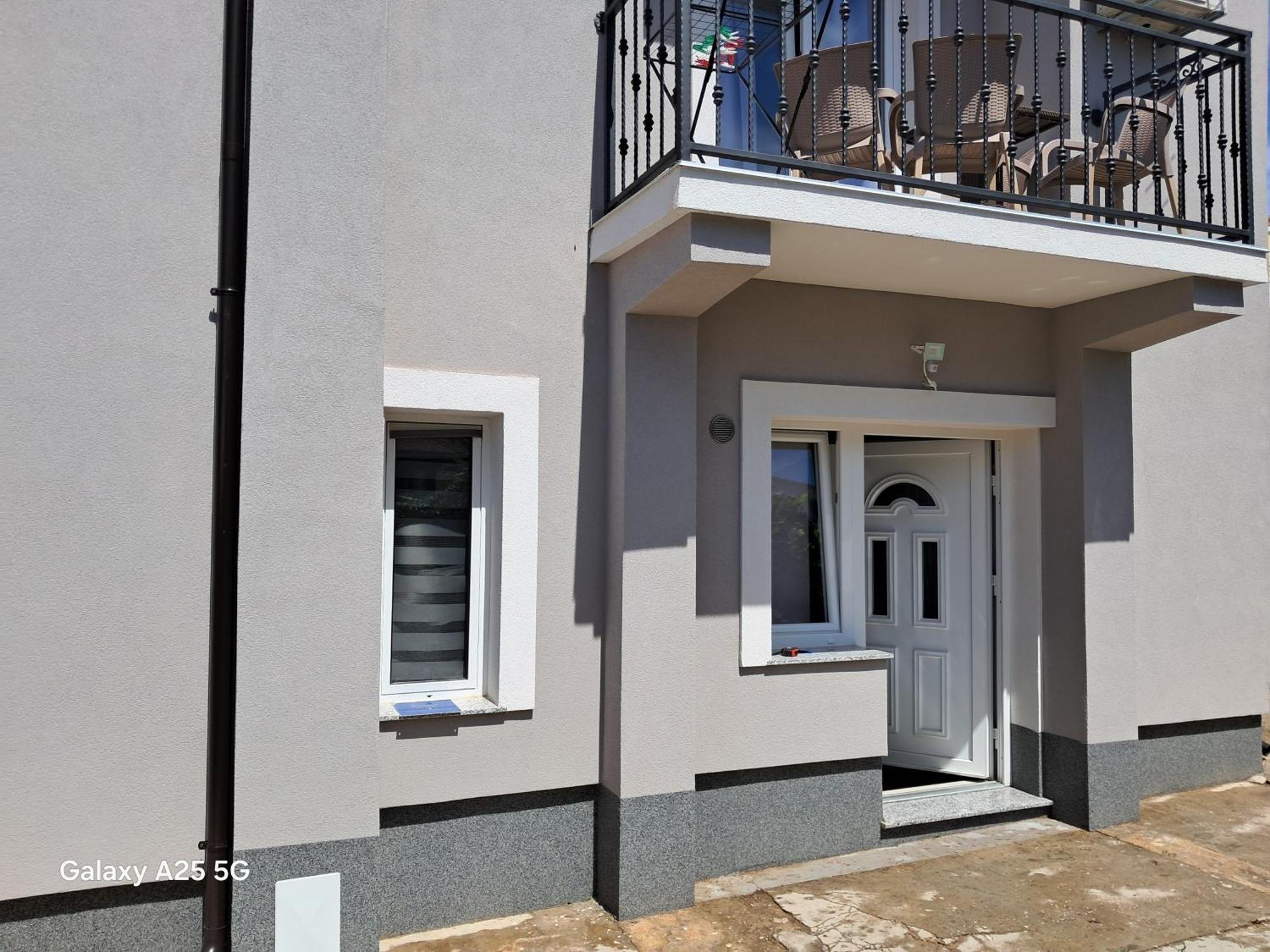 Apartments Tonci Tribunj  Luaran gambar