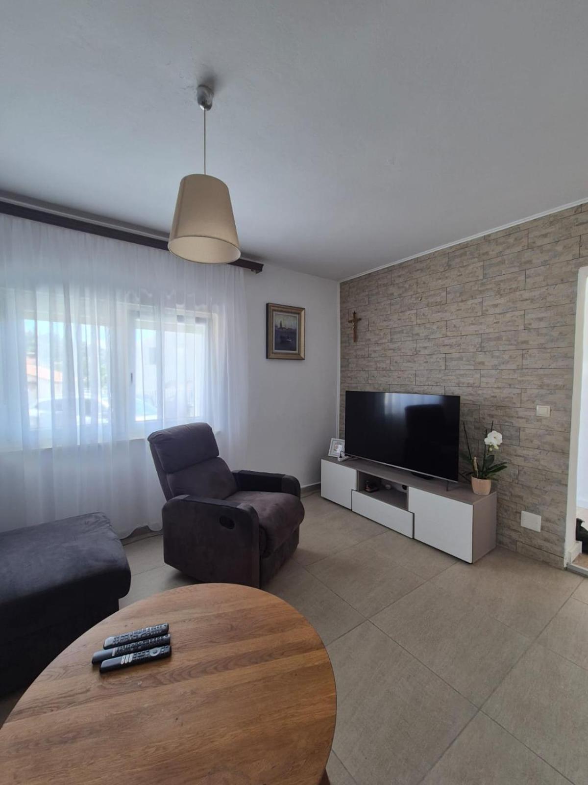 Apartments Tonci Tribunj  Bilik gambar